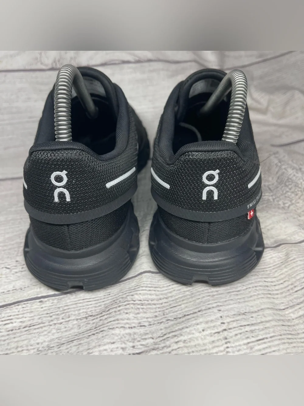 On Cloud 6 Women’s 8.5 Black Zero Gravity Cloud Tec Shoes